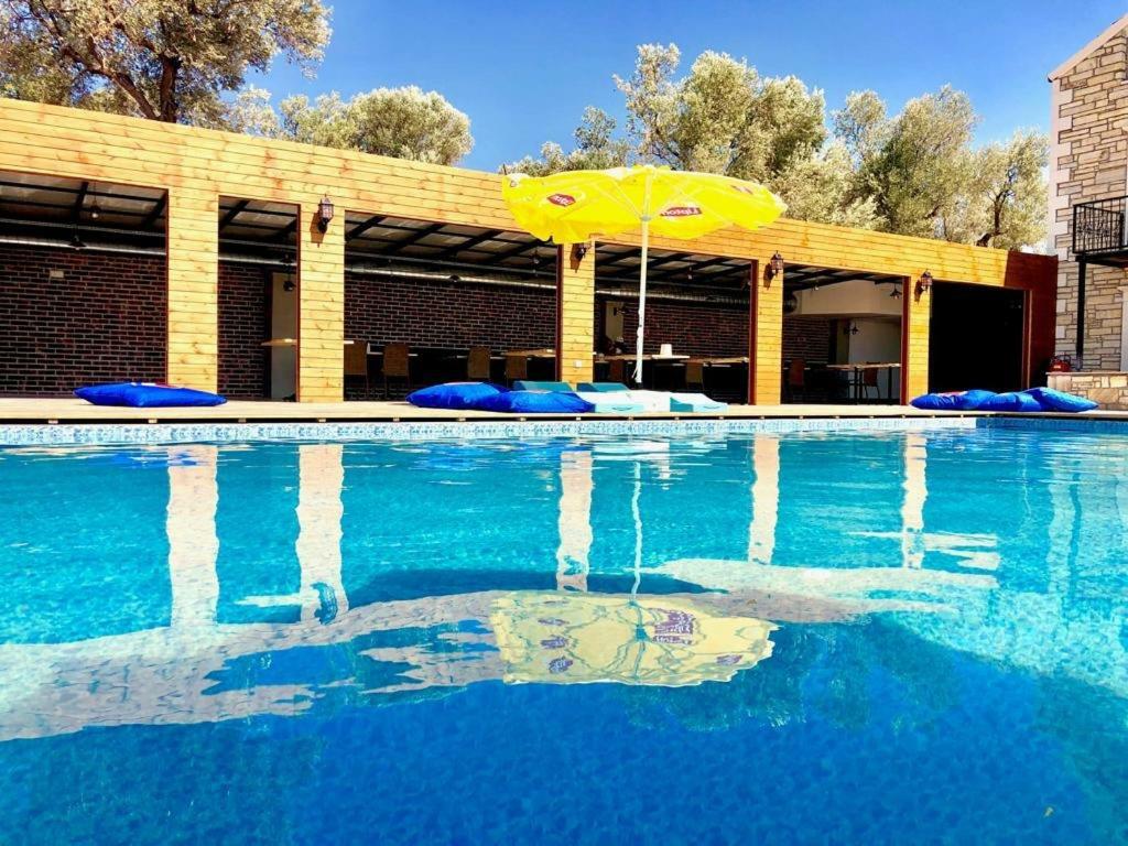 Victoria Hotel&Lounge Foça Esterno foto