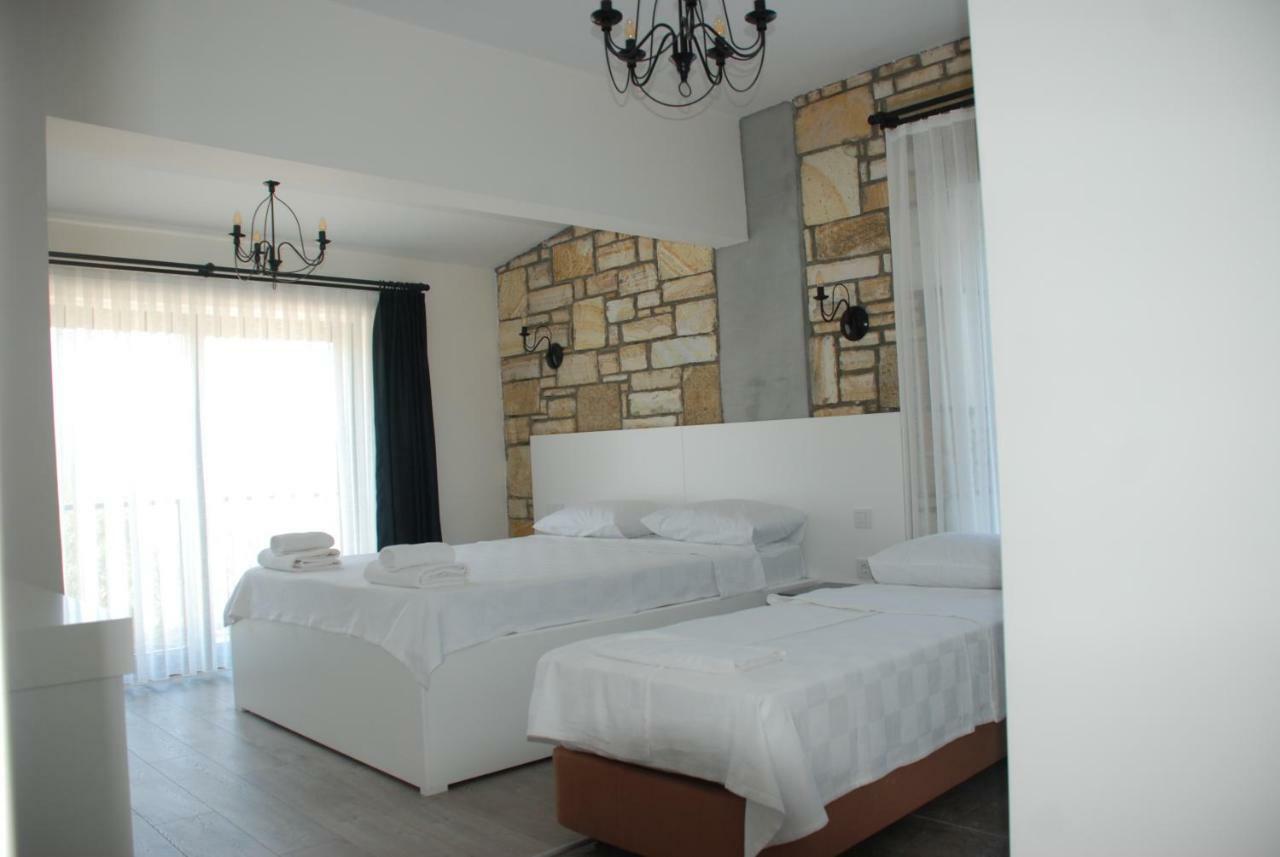 Victoria Hotel&Lounge Foça Esterno foto