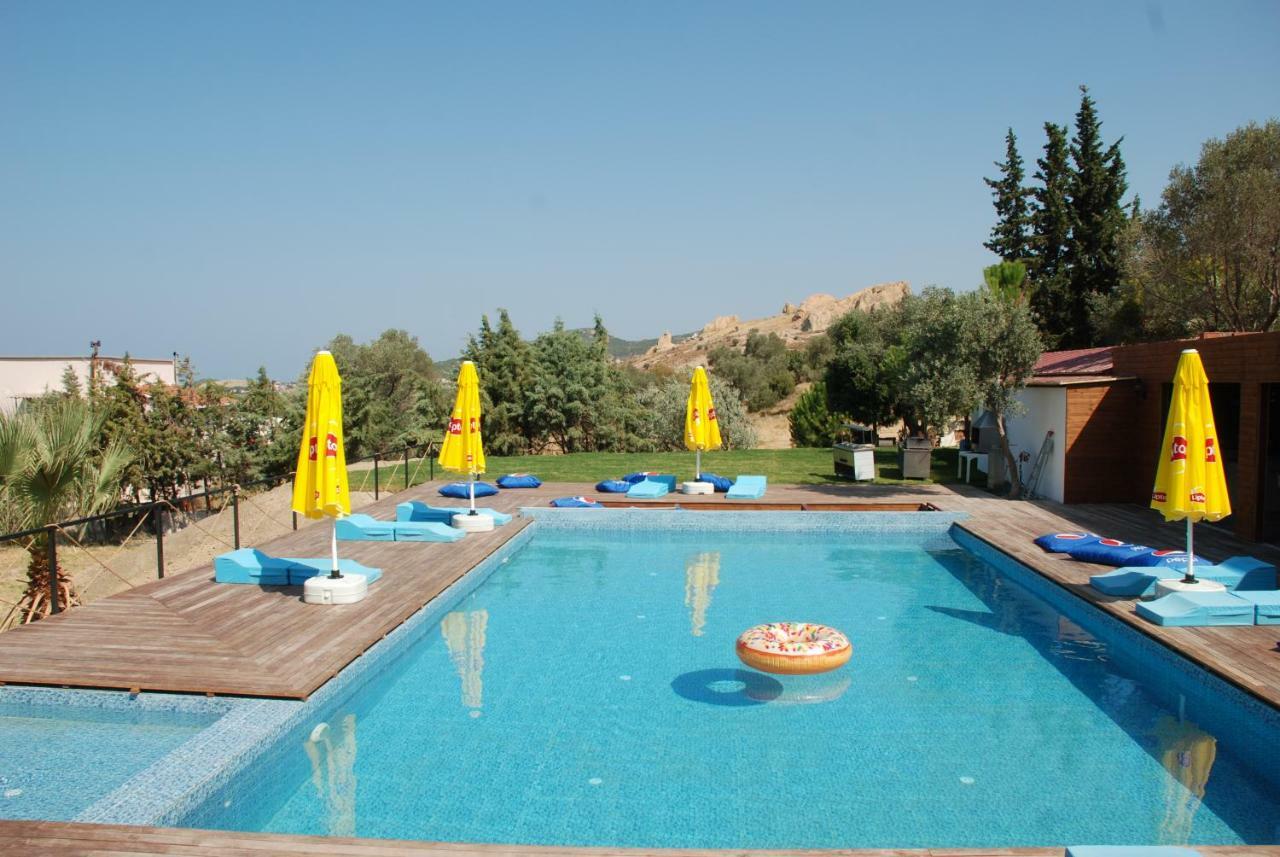 Victoria Hotel&Lounge Foça Esterno foto